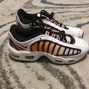 New Women Nike Tailwind 4 (no box)